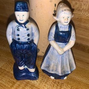 DELFT blue vintage salt-pepper shakers